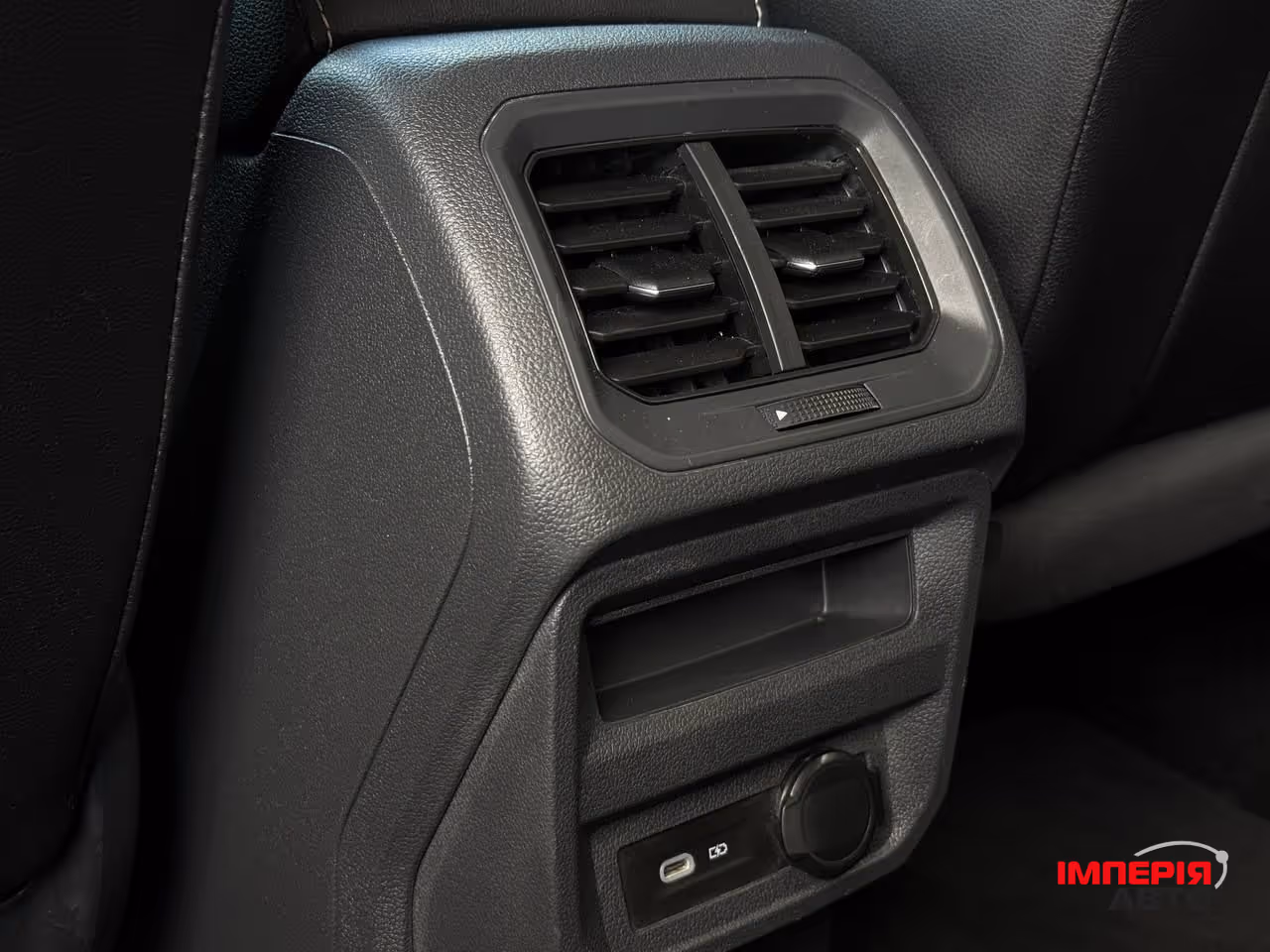 Volkswagen Tiguan - фото 42