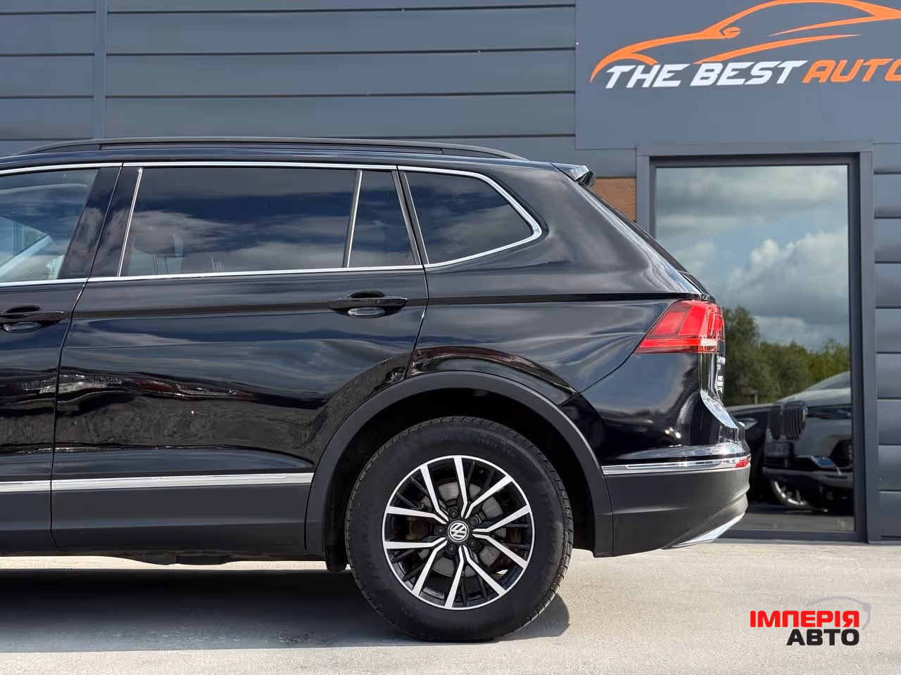 Volkswagen Tiguan - фото 8