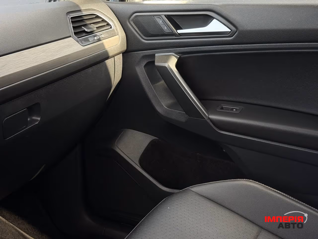 Volkswagen Tiguan - фото 35