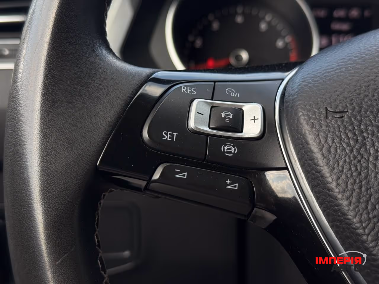 Volkswagen Tiguan - фото 27