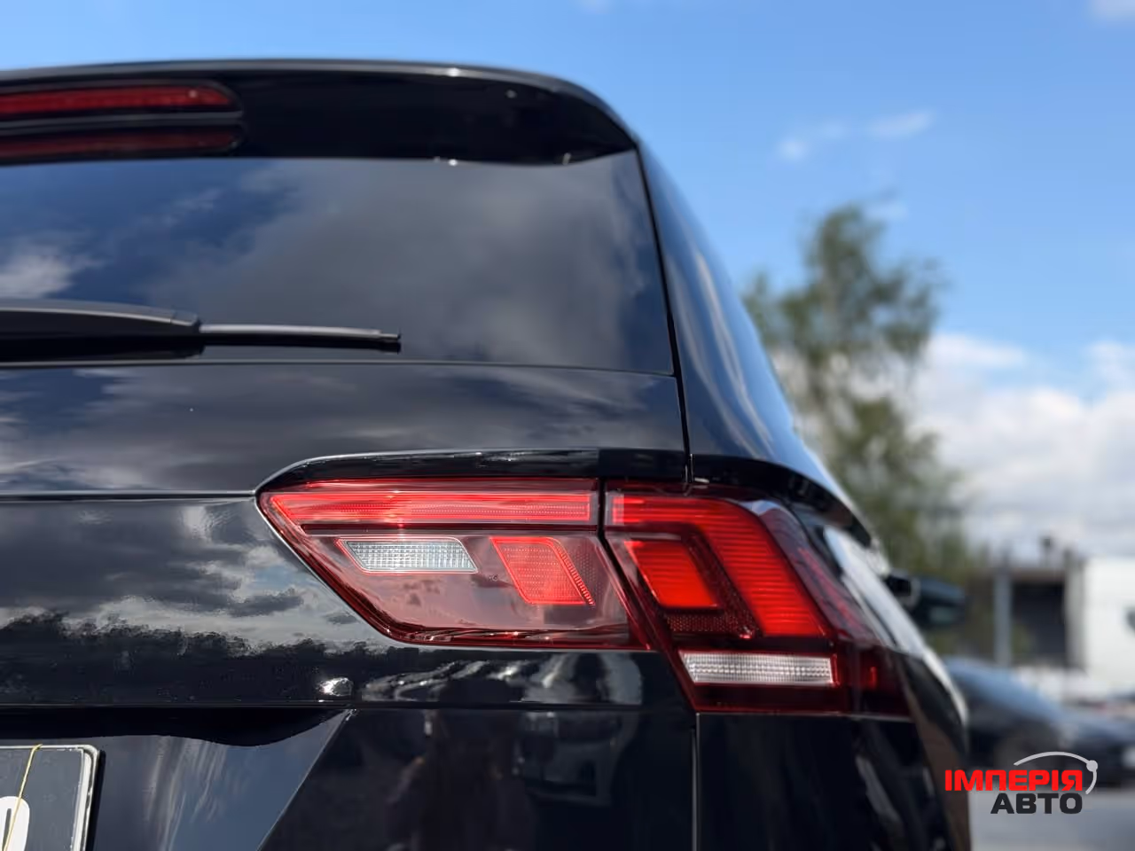 Volkswagen Tiguan - фото 11