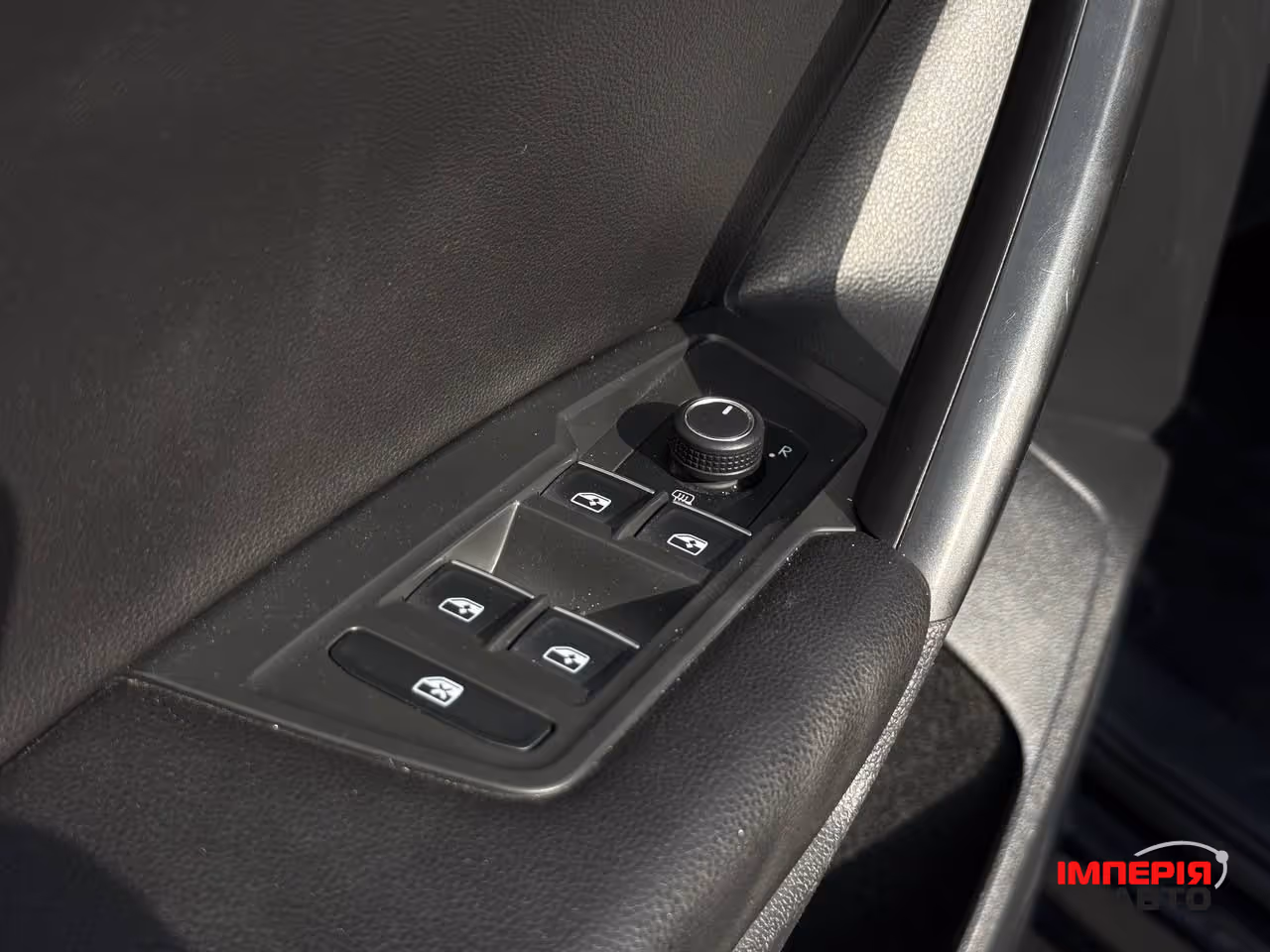 Volkswagen Tiguan - фото 20