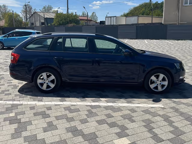 Skoda Octavia - фото 4