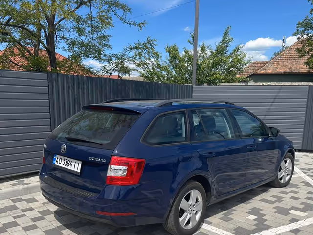 Skoda Octavia - фото 3