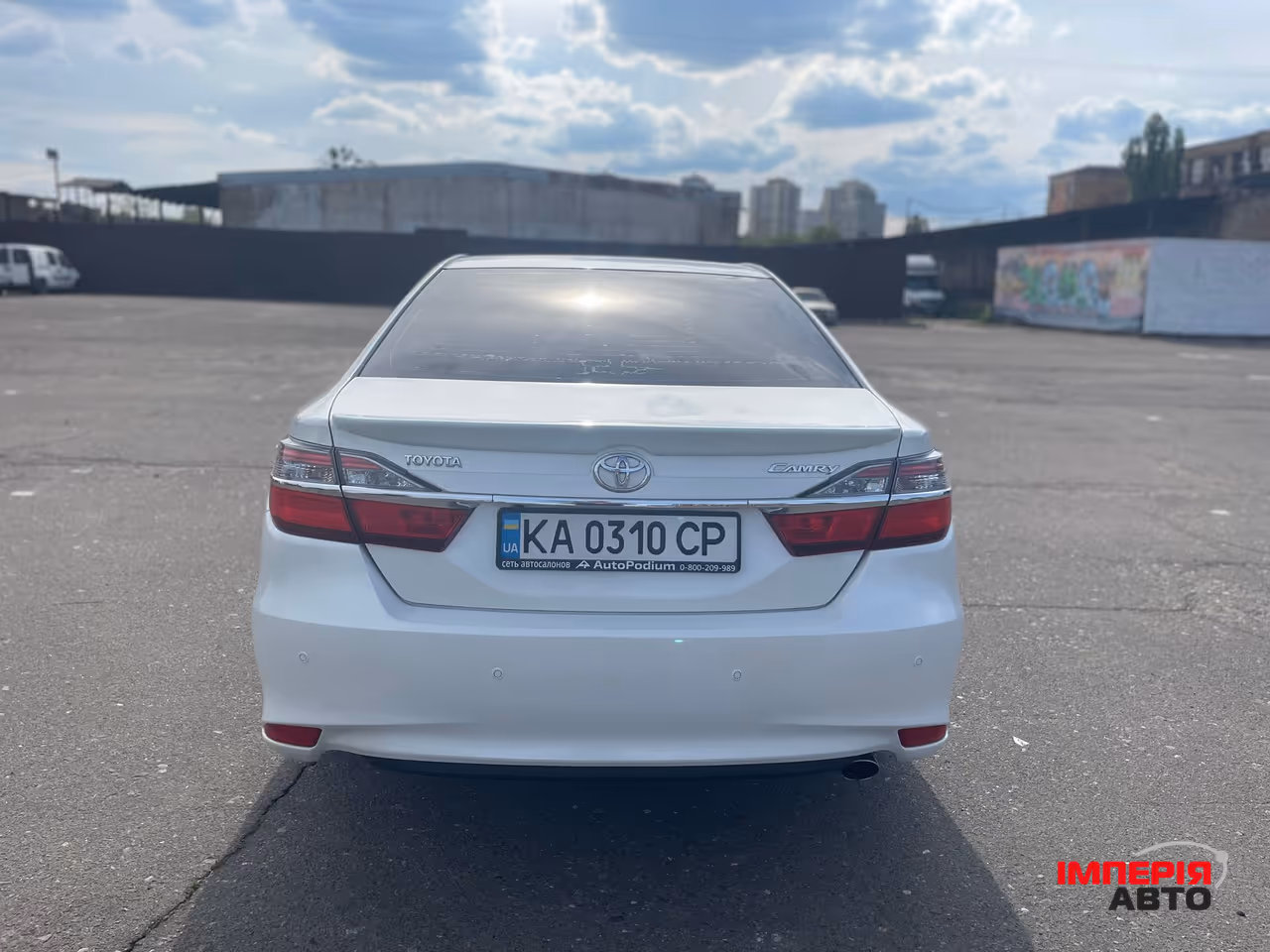 Toyota Camry - фото 4