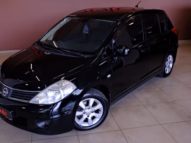 Nissan Tiida - фото 2