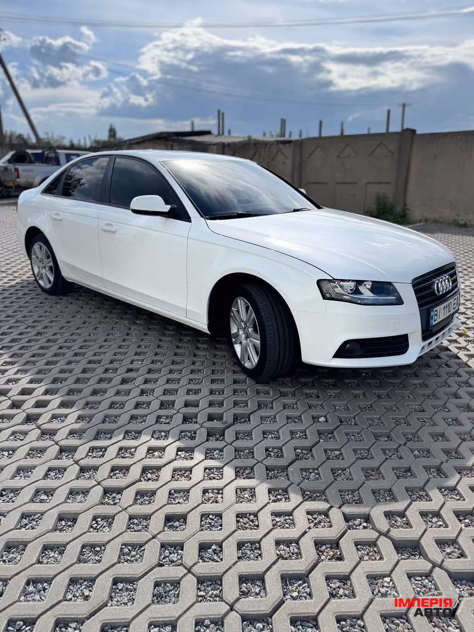 Audi A4 - фото 8