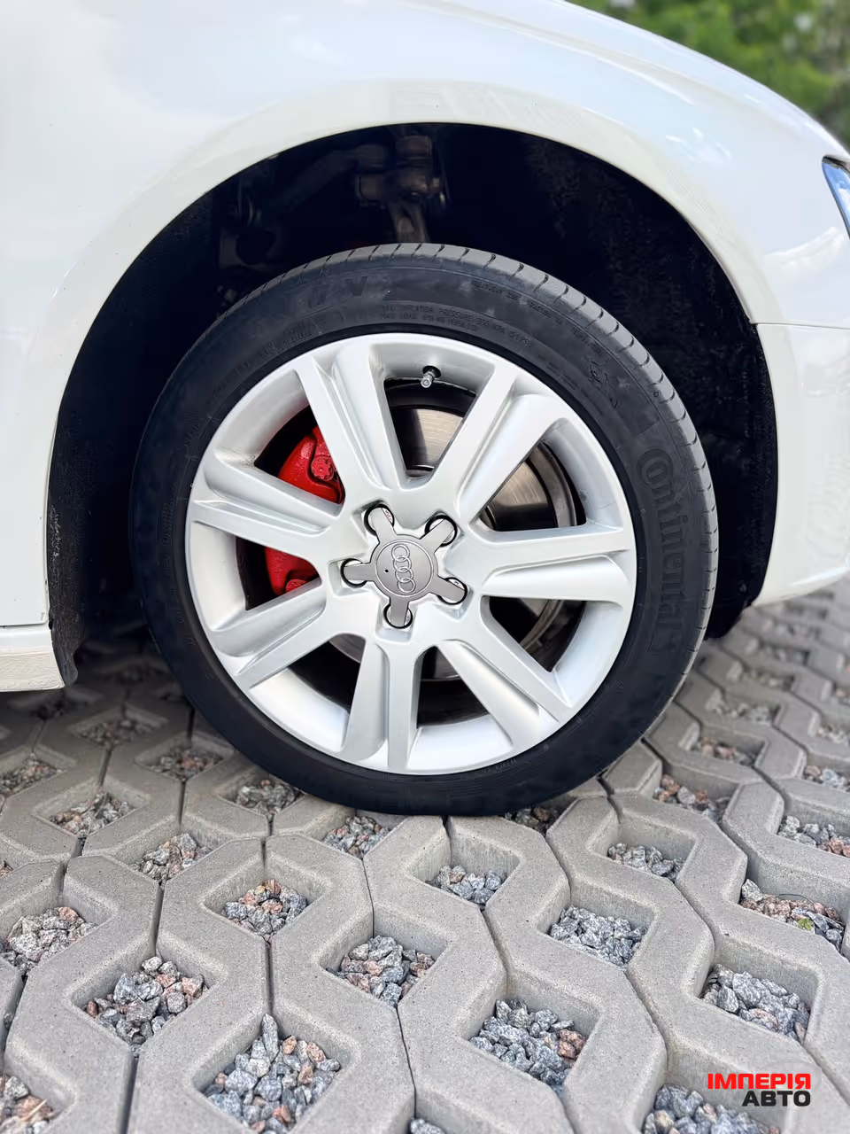 Audi A4 - фото 18
