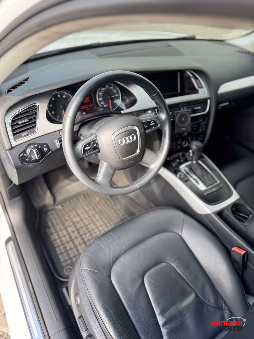 Audi A4 - фото 15