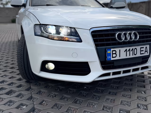 Audi A4 - фото 1