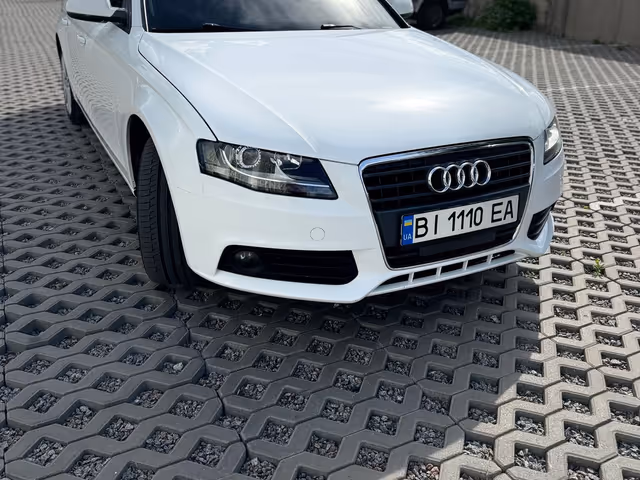 Audi A4 - фото 5