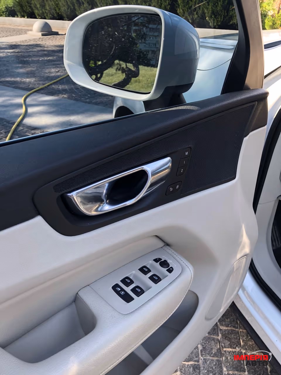 Volvo XC60 - фото 12
