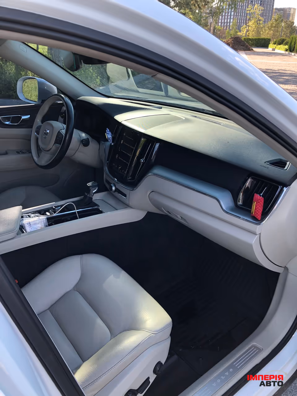 Volvo XC60 - фото 15