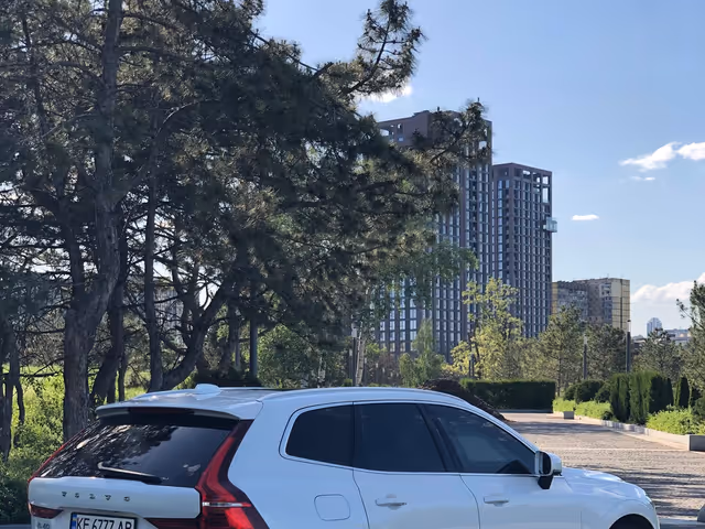 Volvo XC60 - фото 5