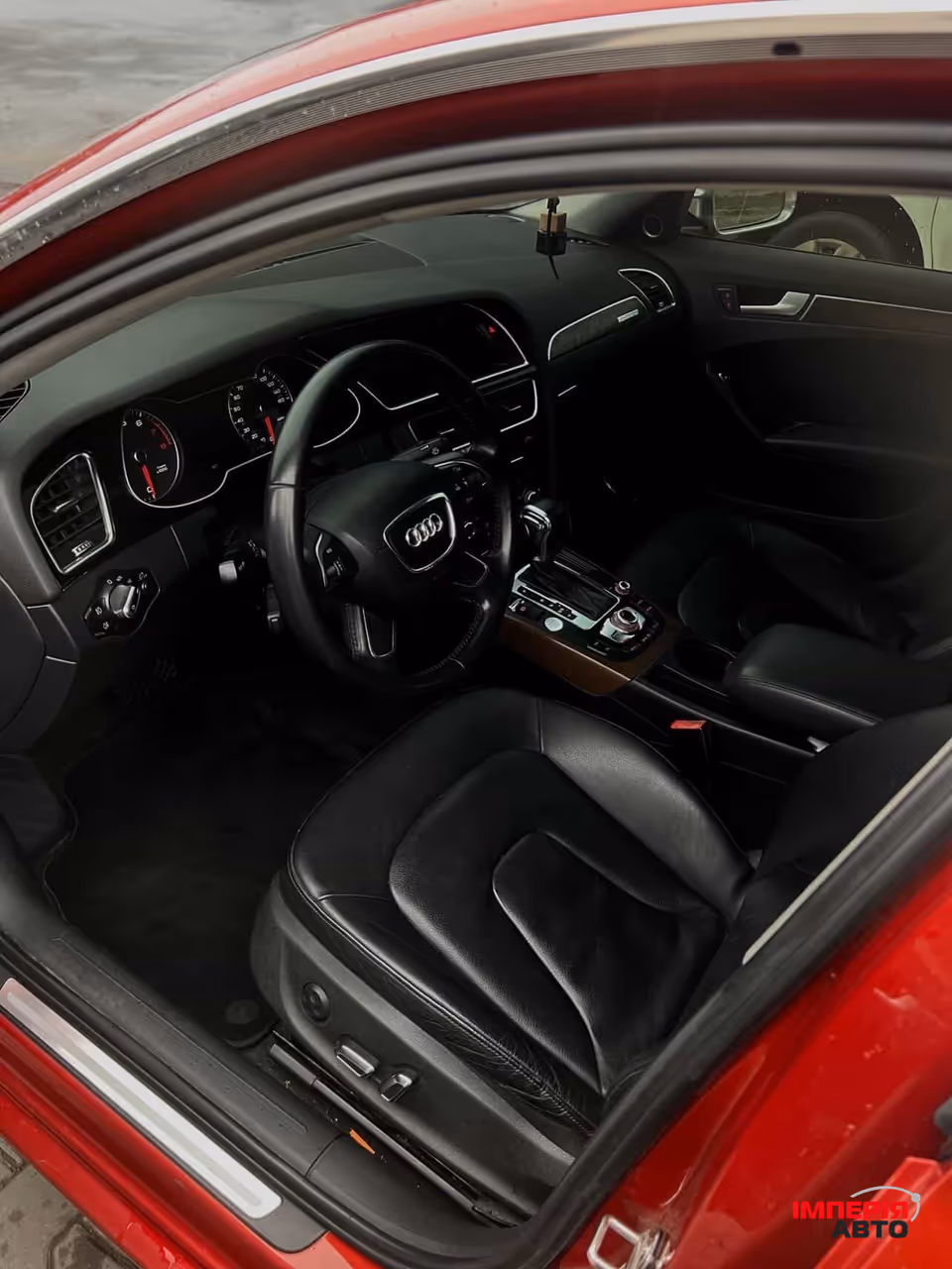 Audi A4 - фото 9