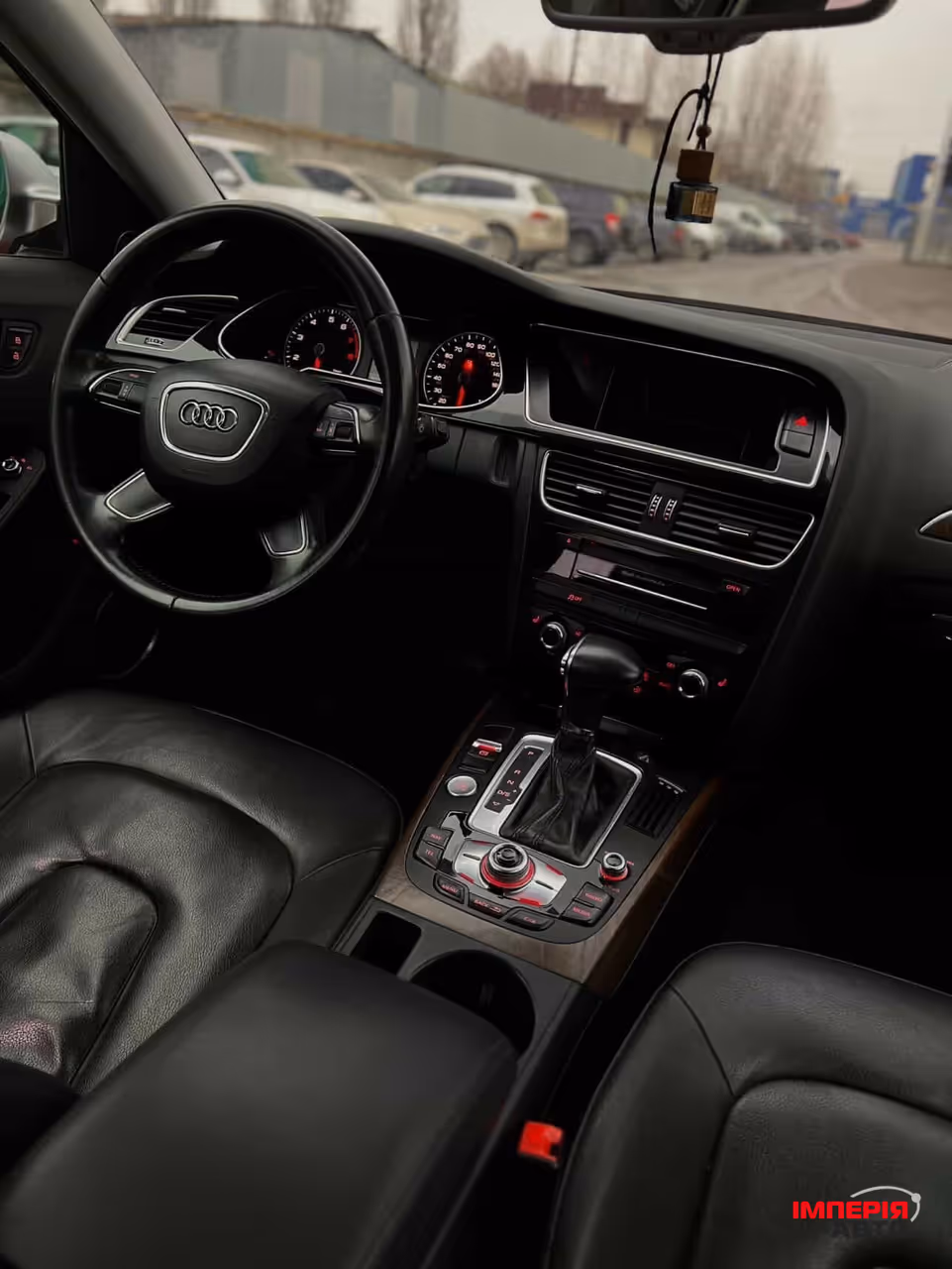 Audi A4 - фото 8