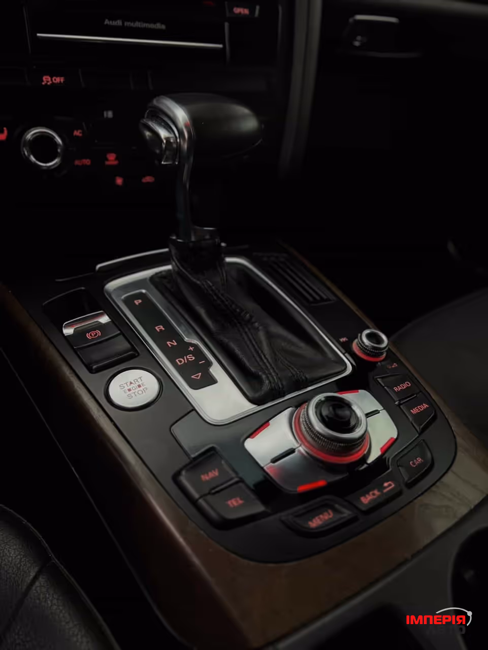 Audi A4 - фото 10