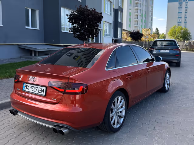 Audi A4 - фото 4