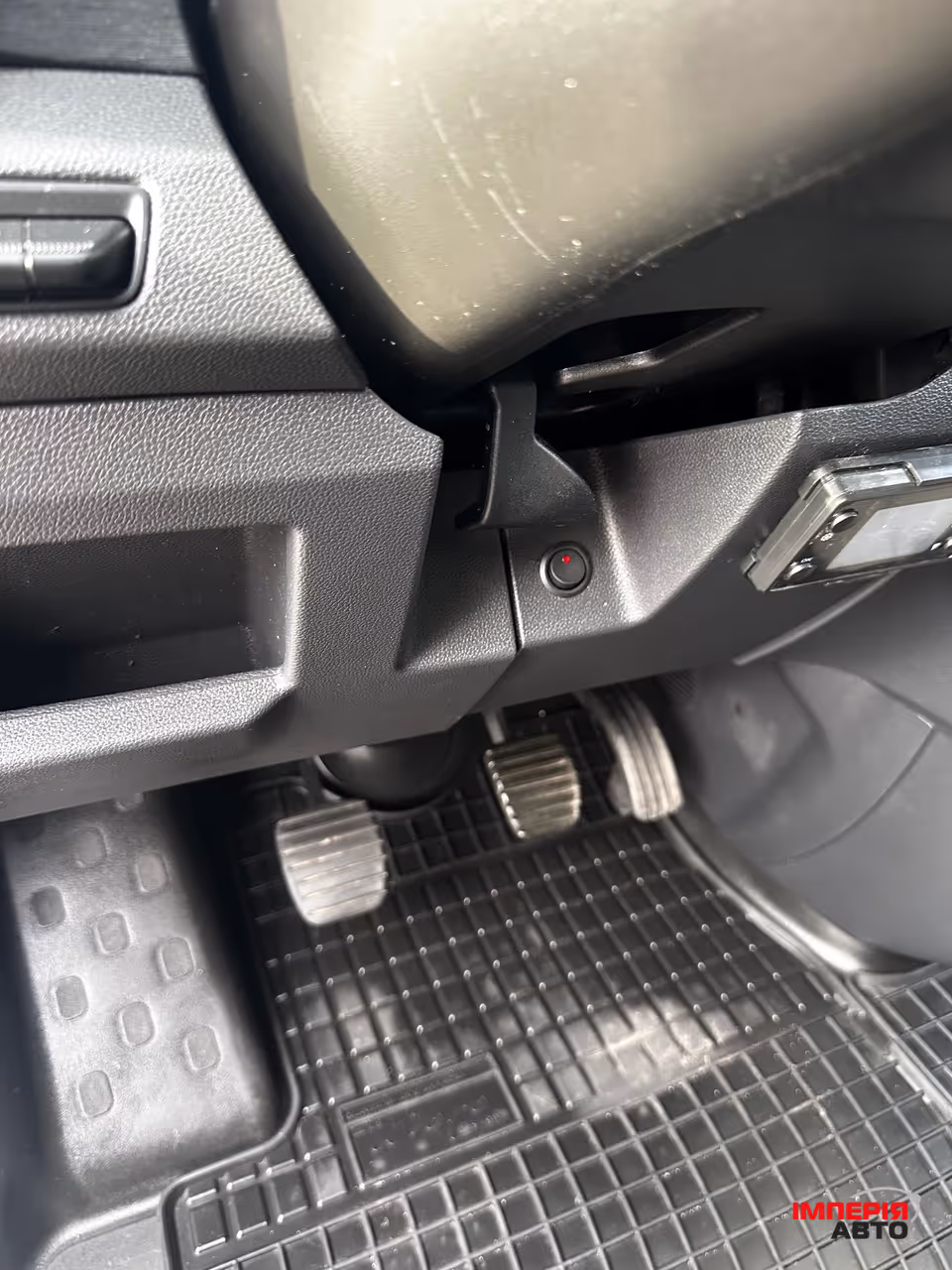 Renault Trafic - фото 11