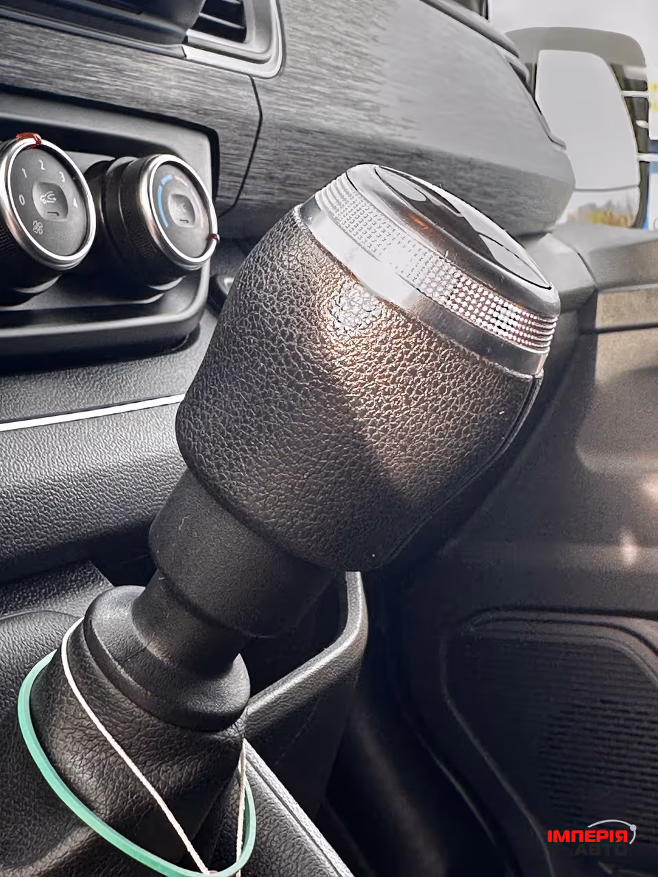 Renault Trafic - фото 14