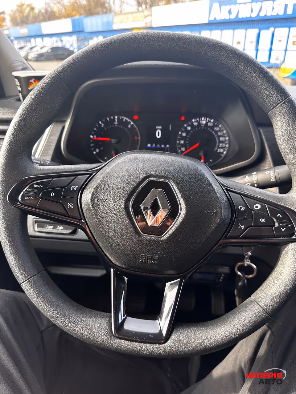 Renault Trafic - фото 8