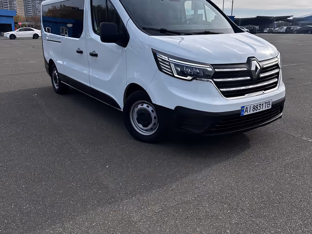 Renault Trafic - фото 2