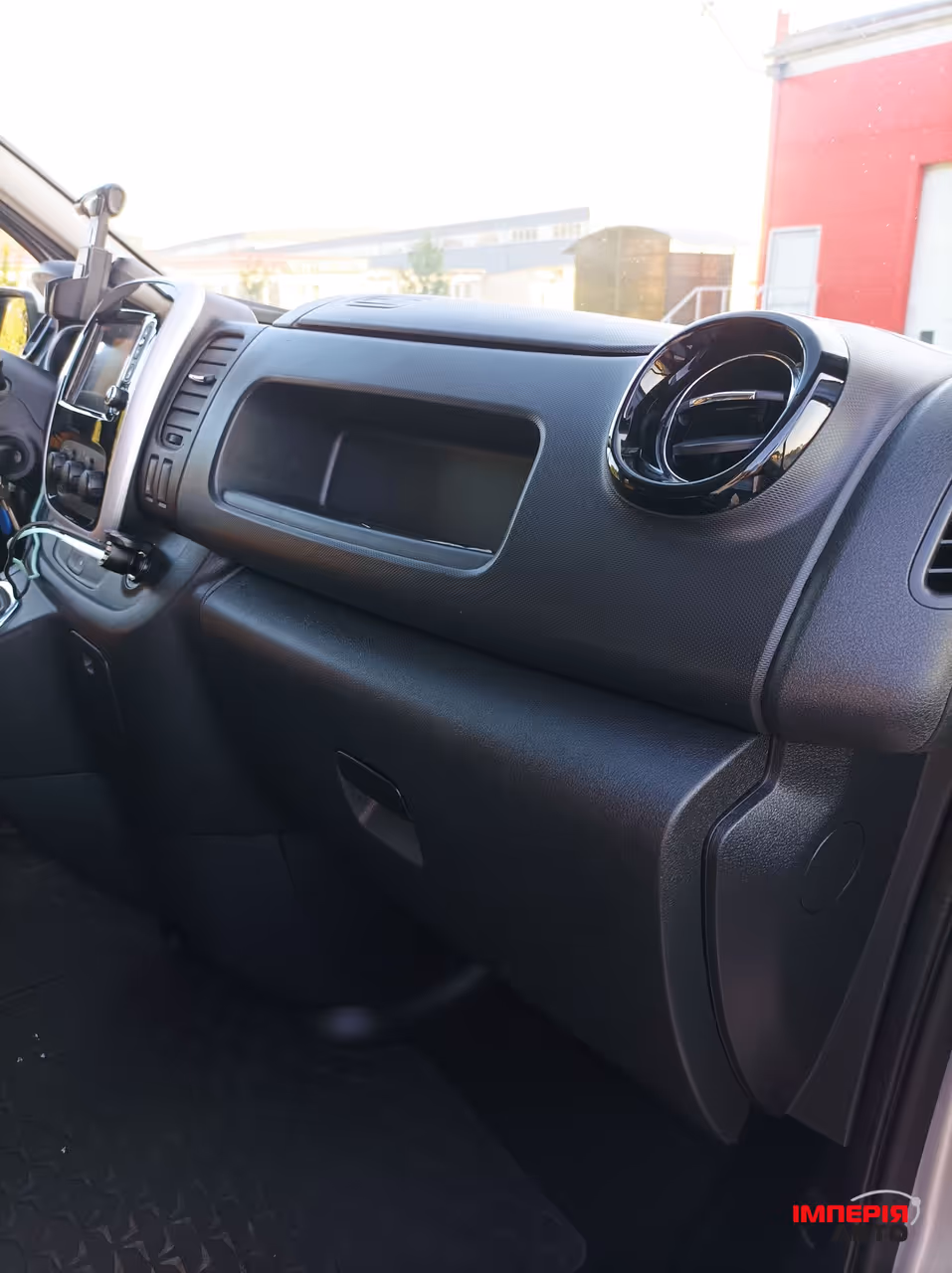 Opel Vivaro - фото 20