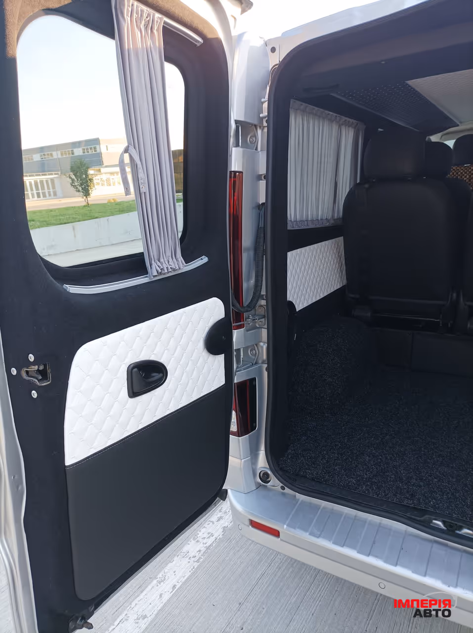 Opel Vivaro - фото 37