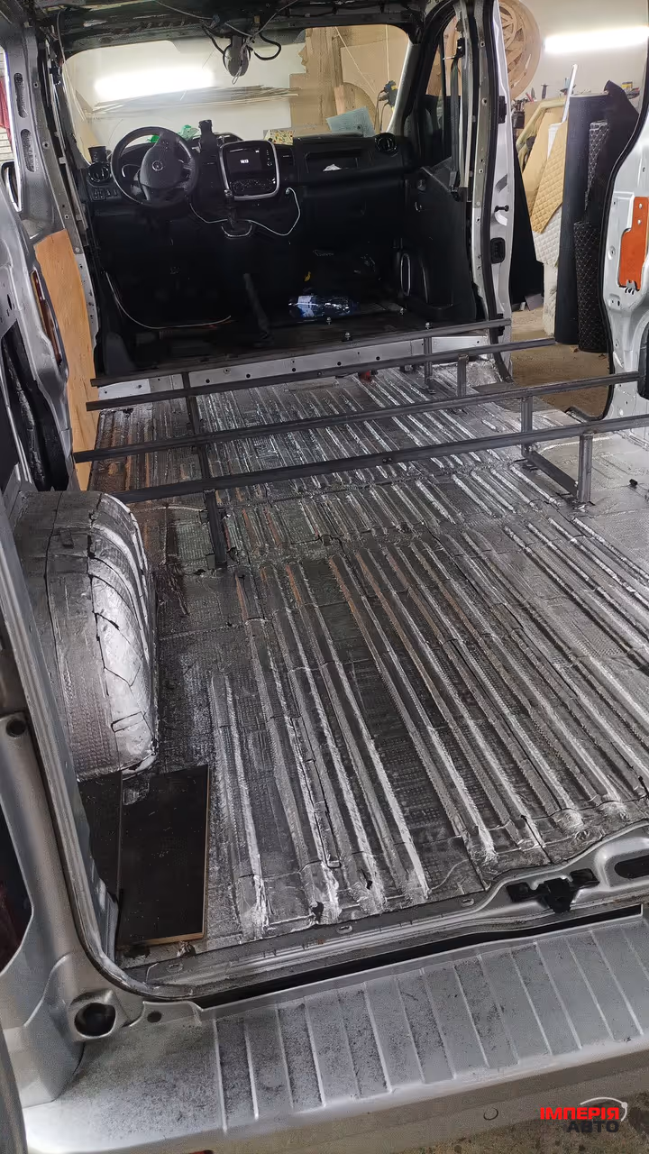 Opel Vivaro - фото 45