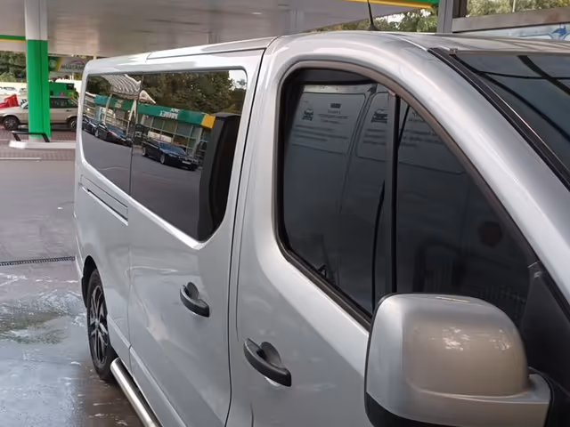 Opel Vivaro - фото 4