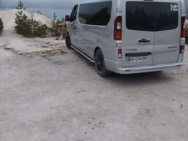 Opel Vivaro - фото 2