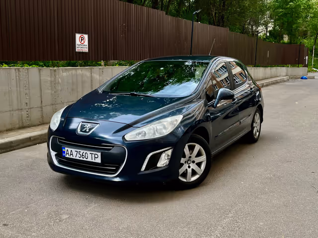 Peugeot 308 - фото 1