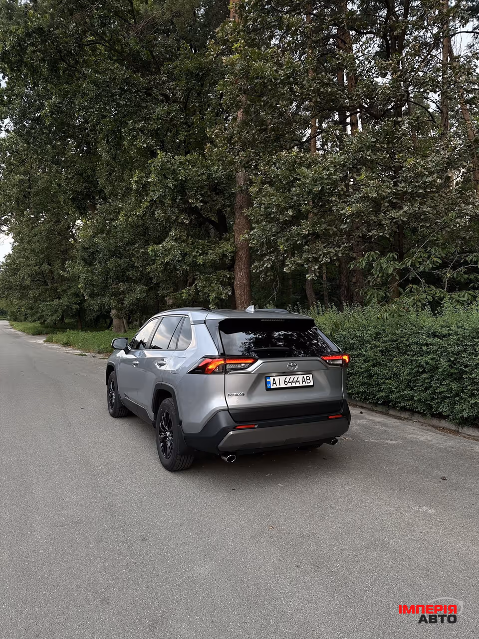 Toyota RAV4 - фото 4