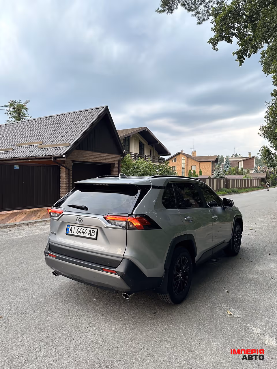 Toyota RAV4 - фото 7