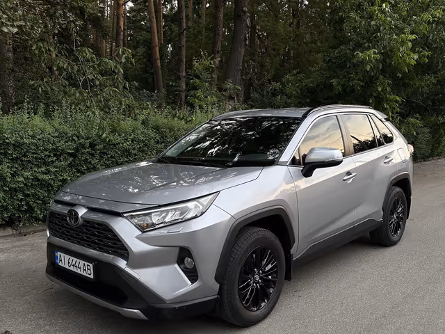 Toyota RAV4 - фото 3
