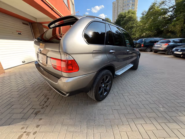 BMW X5 - фото 2