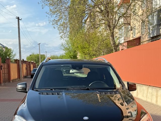 Mercedes-Benz M-Класс - фото 1