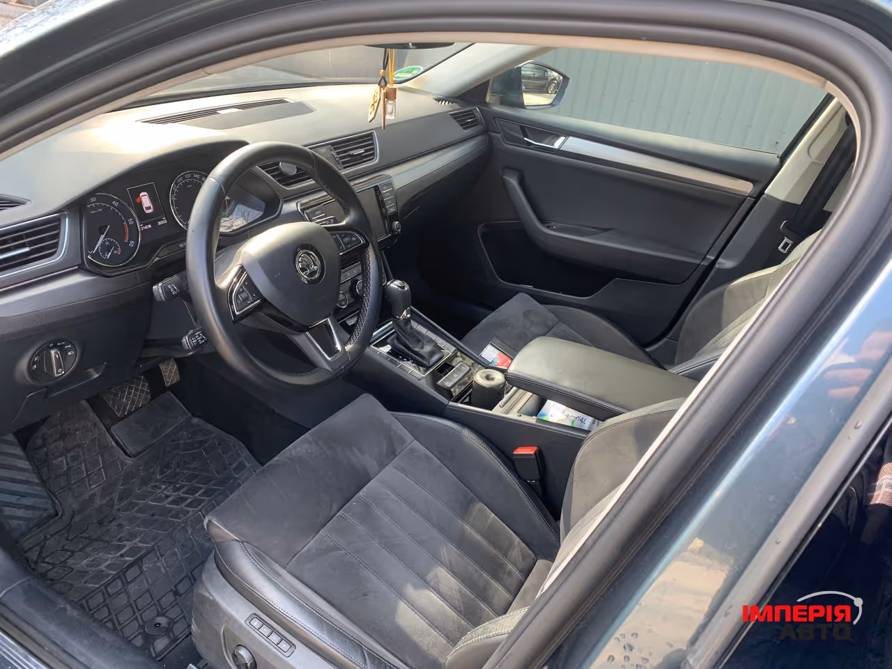 Skoda Superb - фото 12