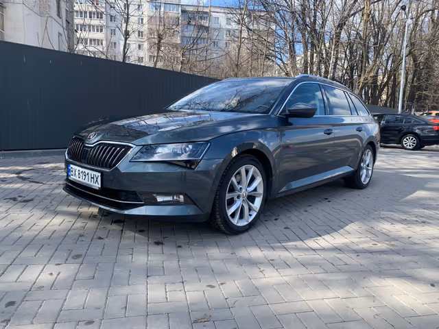 Skoda Superb - фото 1