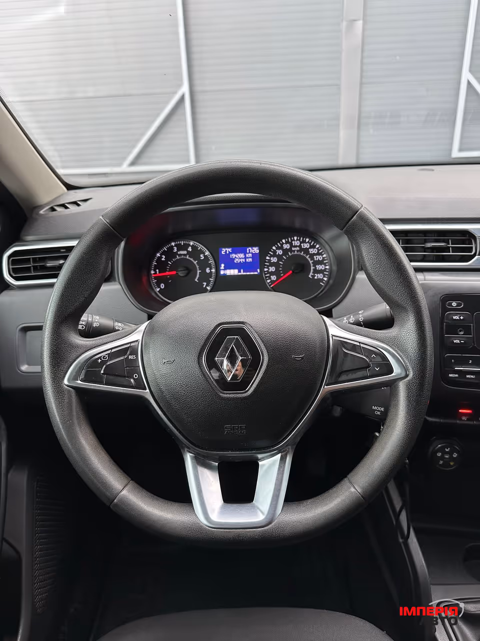 Renault Duster - фото 12