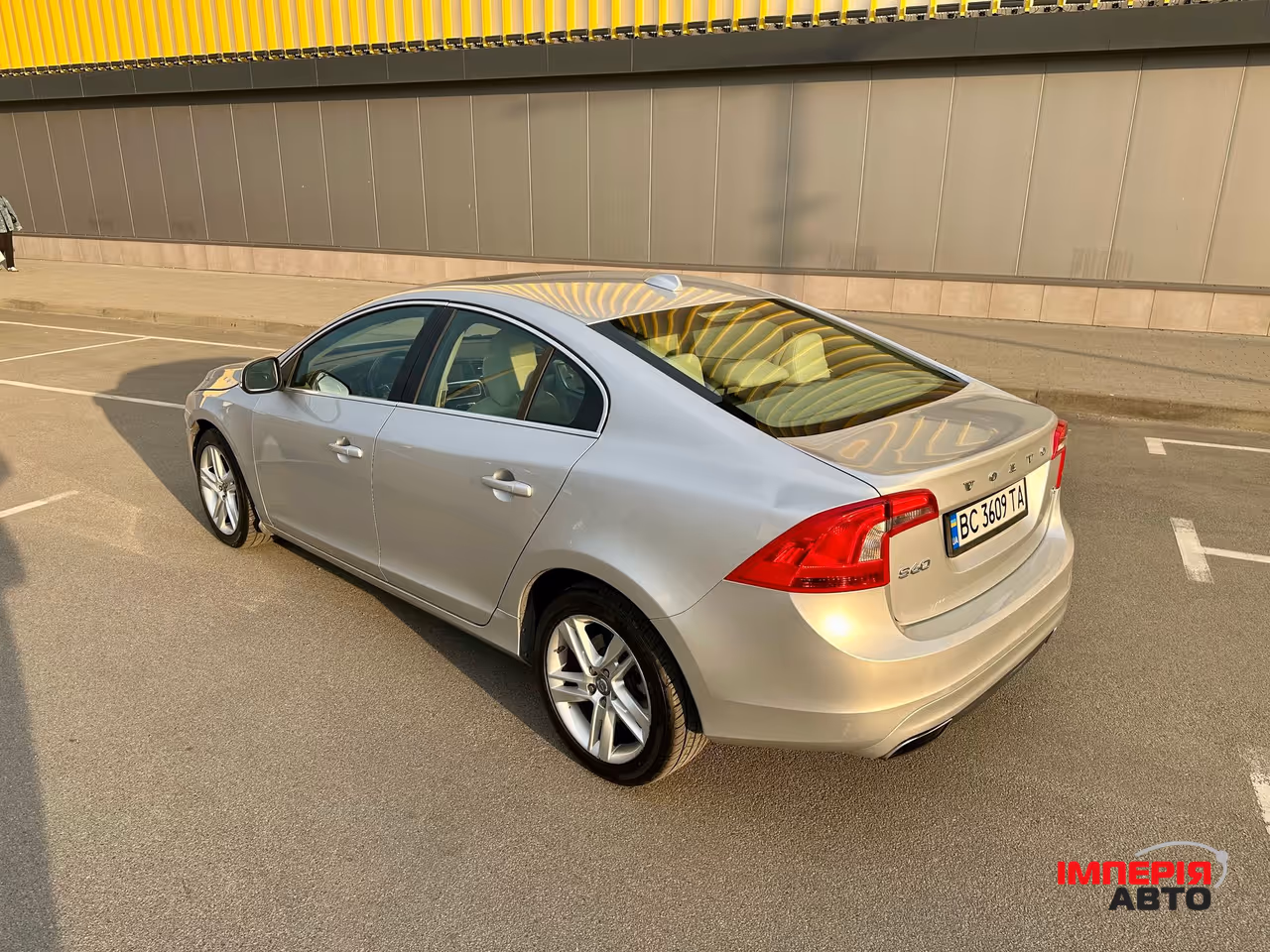 Volvo S60 - фото 12