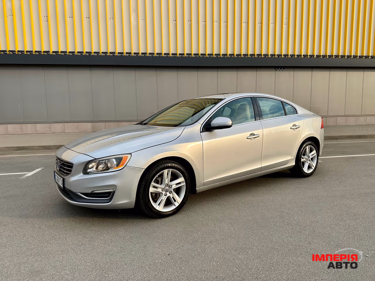 Volvo S60 - фото 1