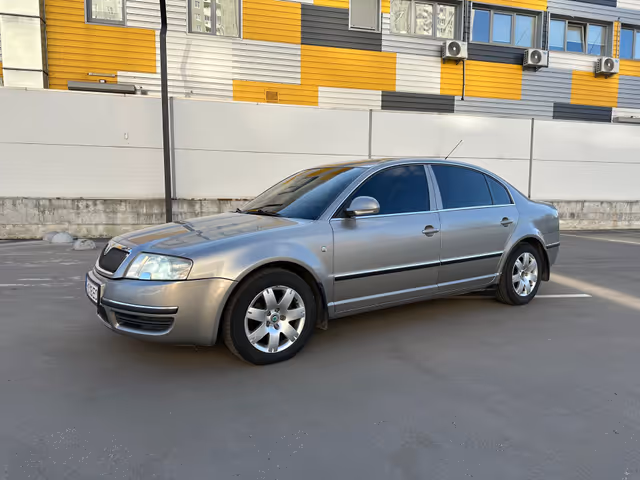 Skoda Superb - фото 1