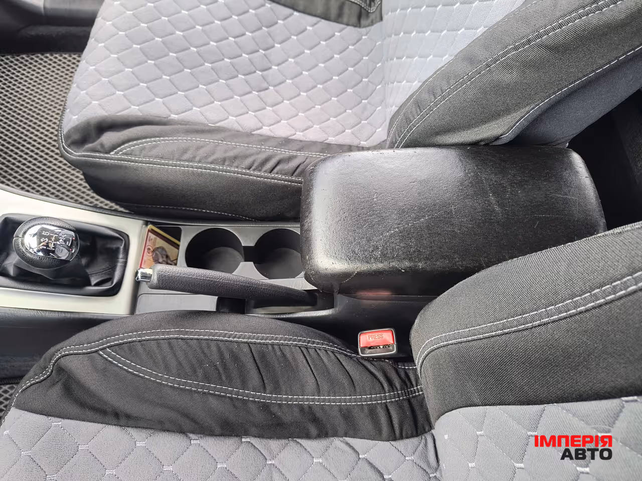 Toyota Corolla - фото 7