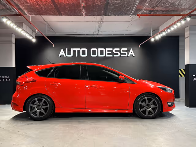 Ford Focus - фото 5