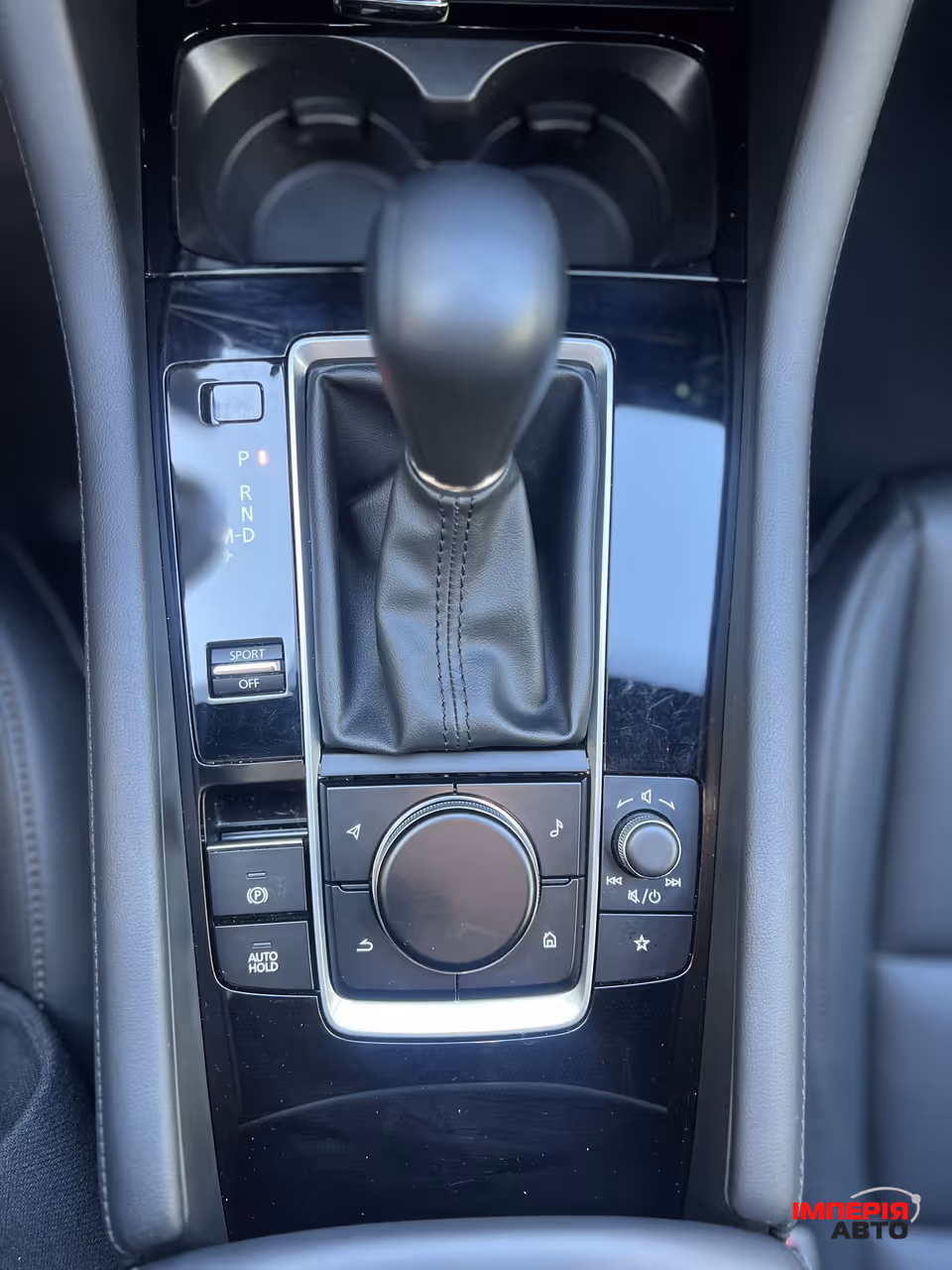 Mazda 3 - фото 21