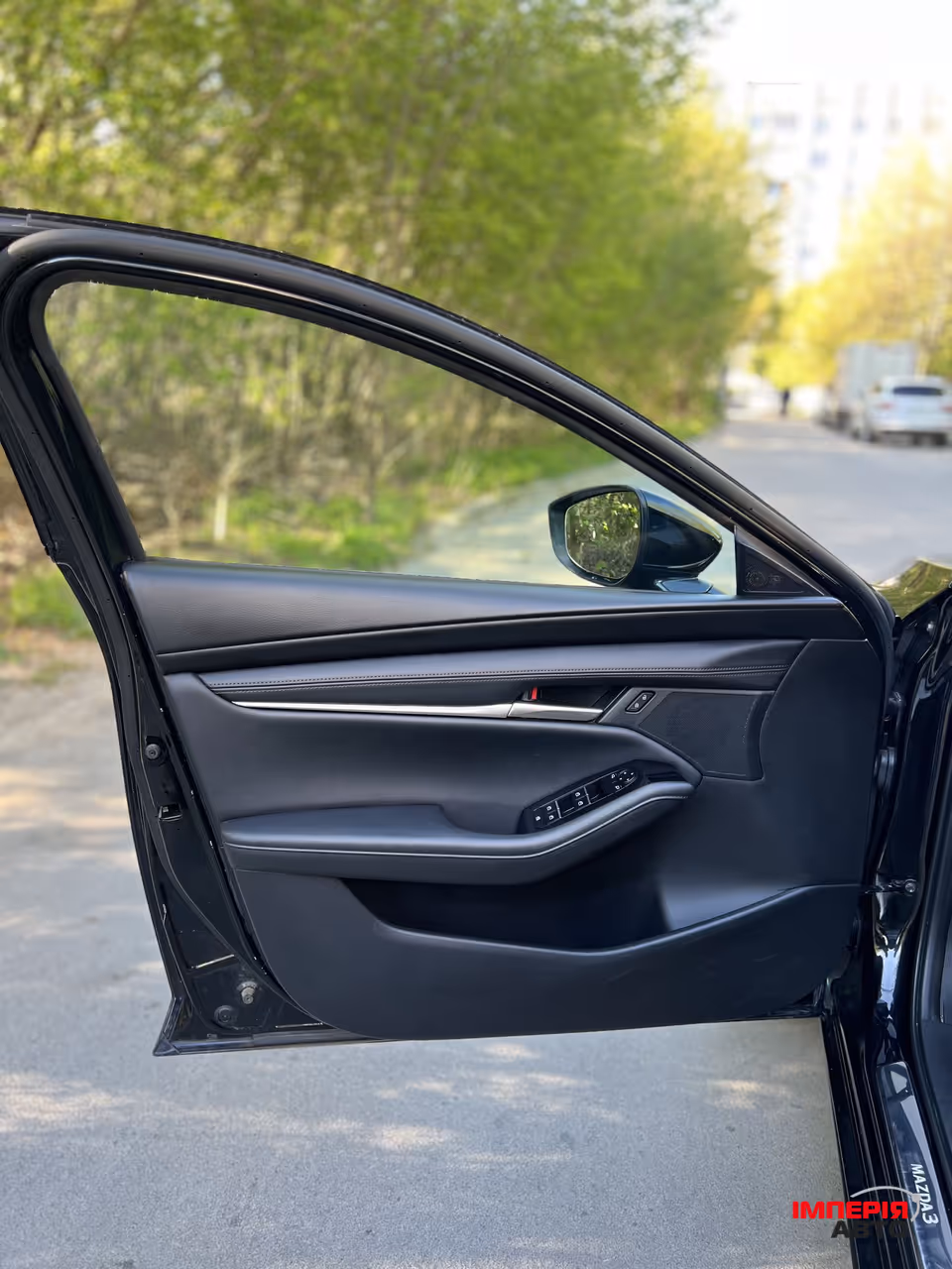 Mazda 3 - фото 24