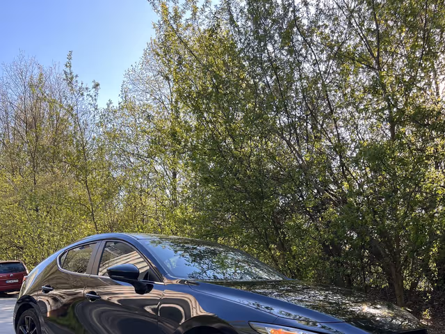 Mazda 3 - фото 2