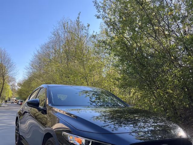 Mazda 3 - фото 4