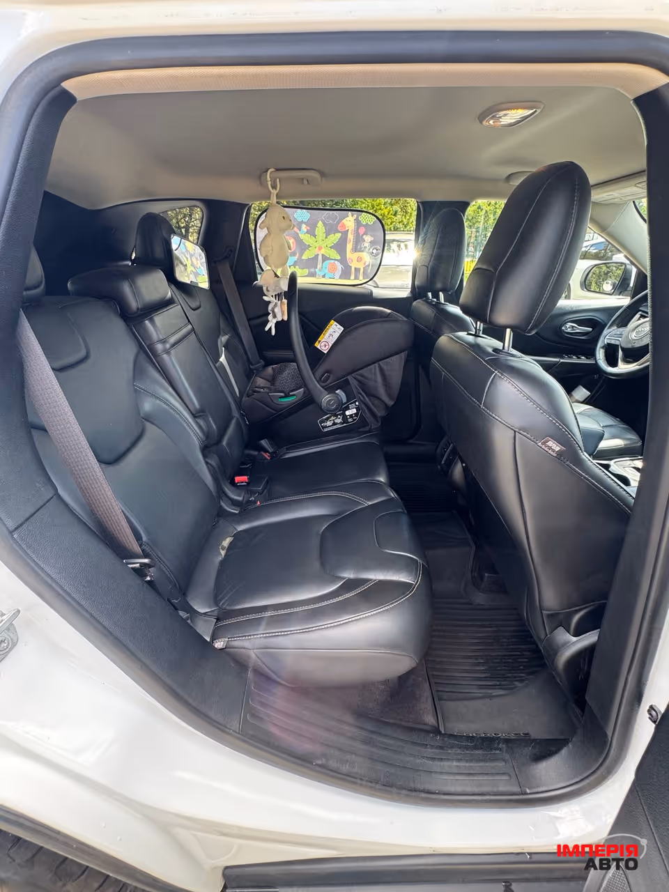 Jeep Cherokee - фото 13